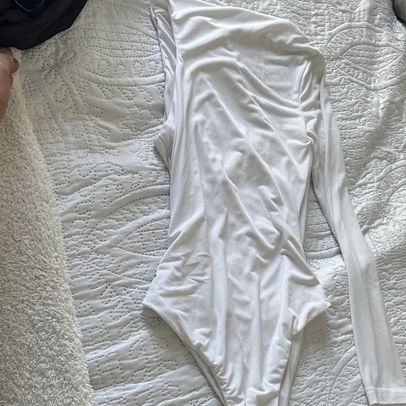 SNDYS. Dany Bodysuit One-Shoulder in white cutout long sleeve size US 4 - Picture 10 of 10